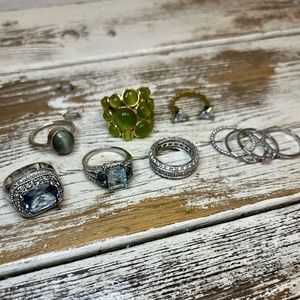 Lot of 7 rings, 2 gold and 5 silver